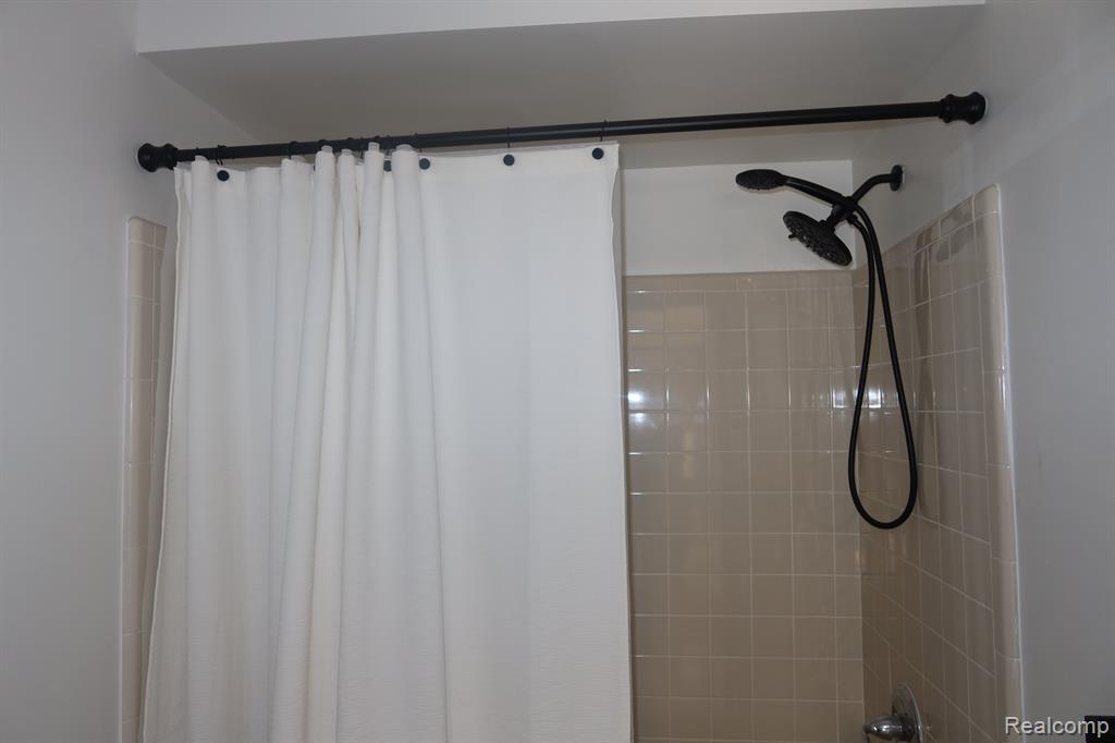 49234 ALMA Court, Shelby Twp, MI 48315 — Photo 30
