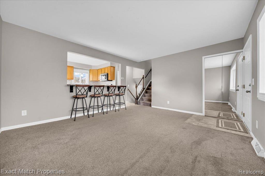 9121 SANDYSIDE Road, White Lake, MI — Photo 12