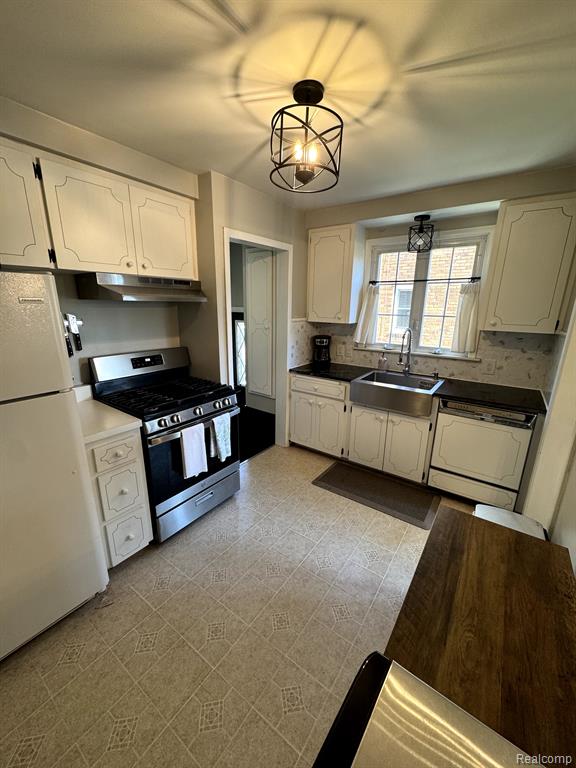 9064 BECKER Avenue, Allen Park, MI 48101 — Photo 9