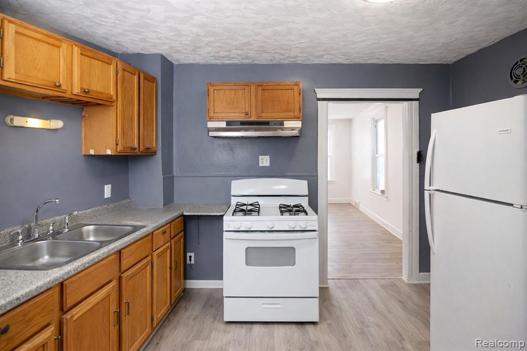 11655 Mitchell Street, Hamtramck, MI 48212 — Photo 12