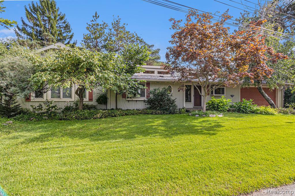 979 Abseguami Trail, Lake Orion, MI 48362 — Photo 46