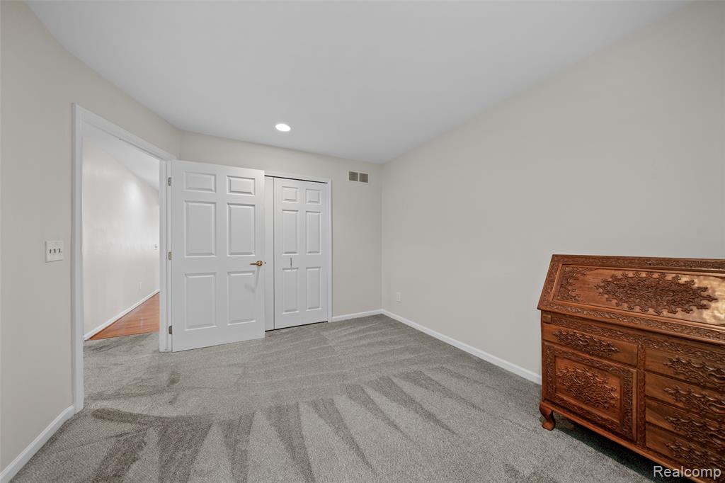 21425 Archwood Circle, Farmington Hills, MI 48336 — Photo 24