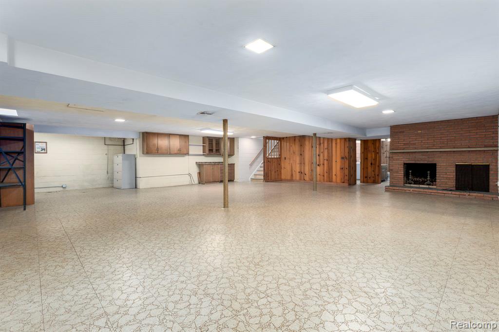 22606 Ardmore Park Drive, Saint Clair Shores, MI 48081 — Photo 39