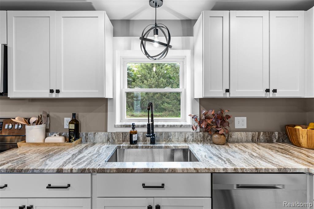 10433 Nichols Road, Gaines Vlg, MI 48436 — Photo 12