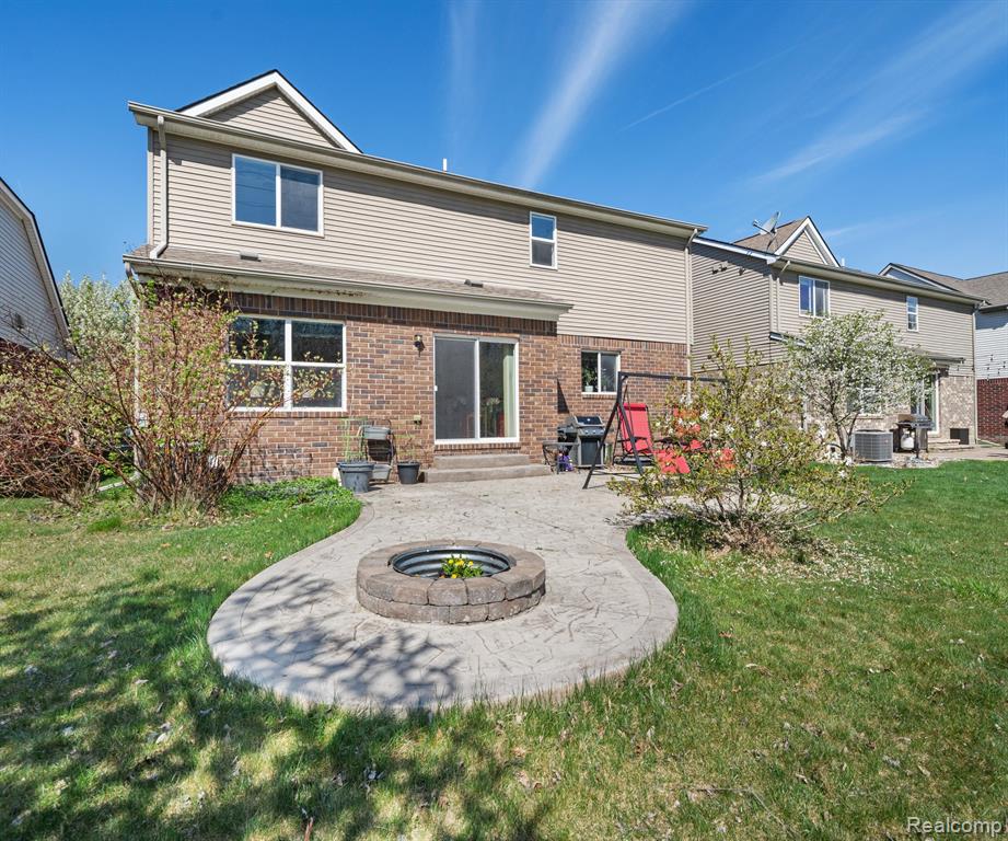 43442 CHERRYWOOD Lane, Canton, MI 48188 — Photo 45