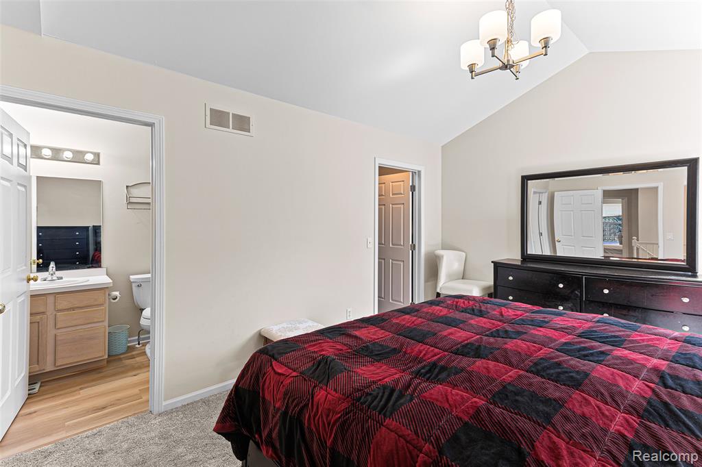 1033 Calpernia, Wixom, MI — Photo 26