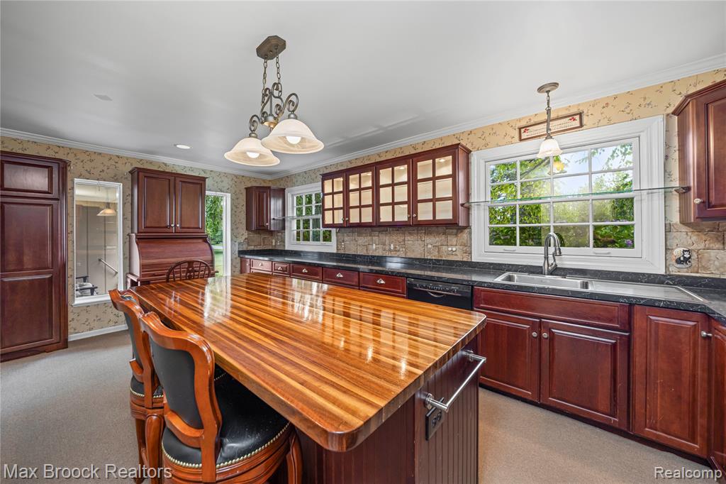 35550 Pleasant Valley Road, Farmington Hills, MI, 48331