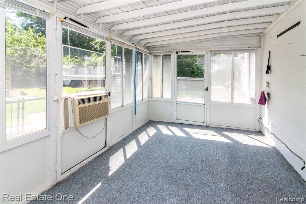 4049 MEIGS Avenue, Waterford, MI 48329 — Photo 14