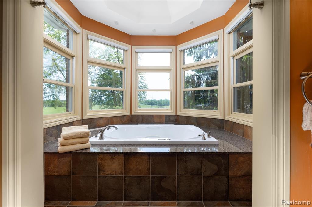 7432 Foxburg Court, Clarkston, MI 48348 — Photo 39