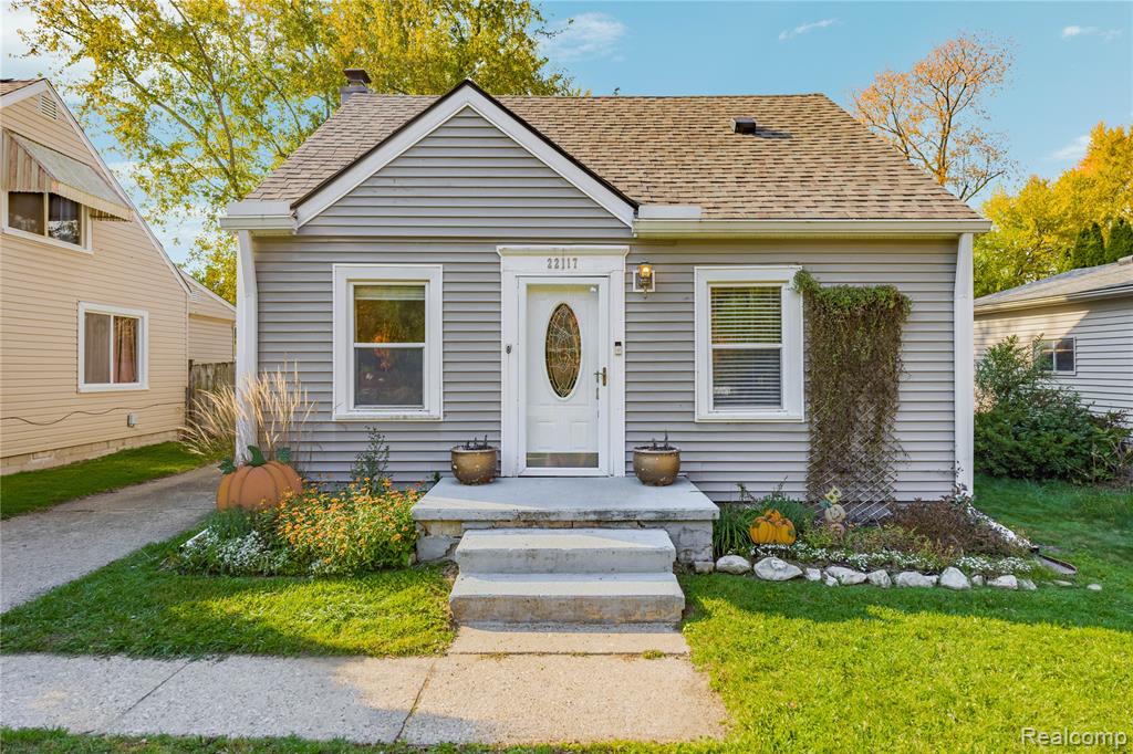 22117 Poinciana Street, Southfield, MI 48033