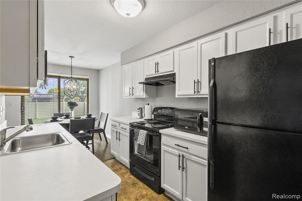 24964 Auburn Lane, Southfield, MI 48033 — Photo 9