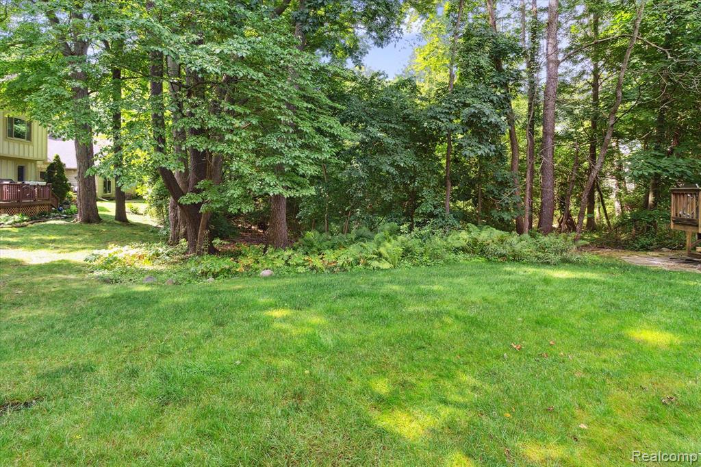 2736 MAPLE FOREST Drive, Wixom, MI 48393 — Photo 33