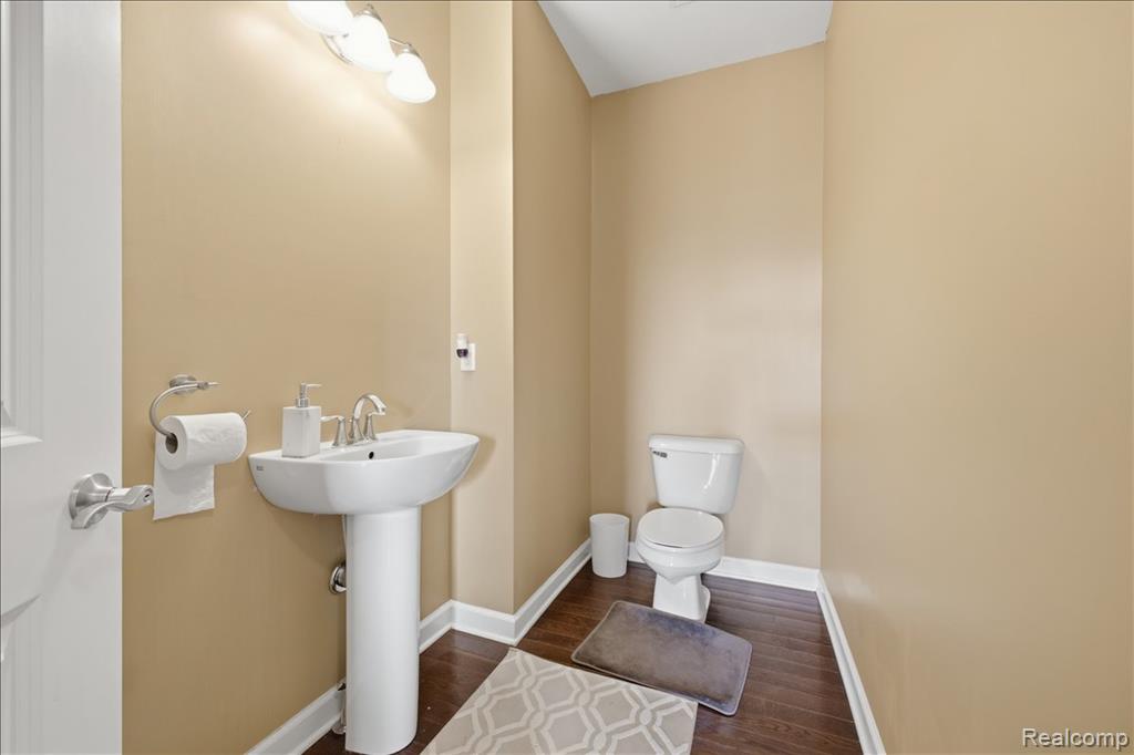 4930 E Stonegate Circle, Lake Orion, MI — Photo 16