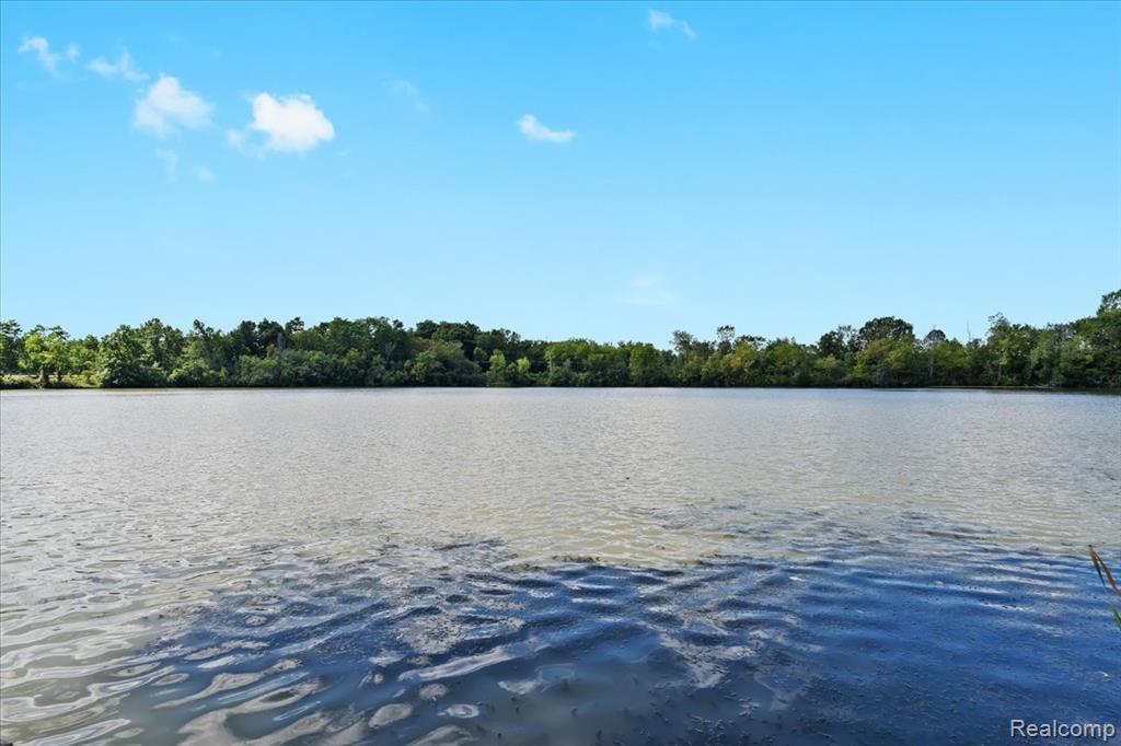 9498 Fenwin Drive, Grand Blanc, MI, 48439