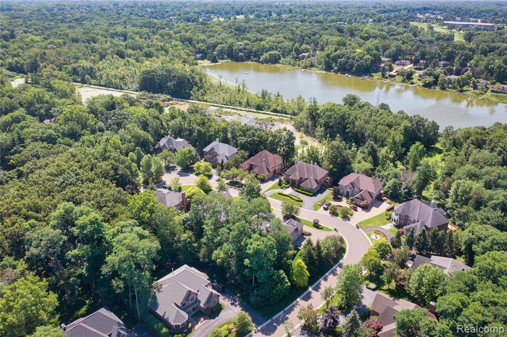 4575 Forest Edge Lane N, West Bloomfield, MI 48323 — Photo 85