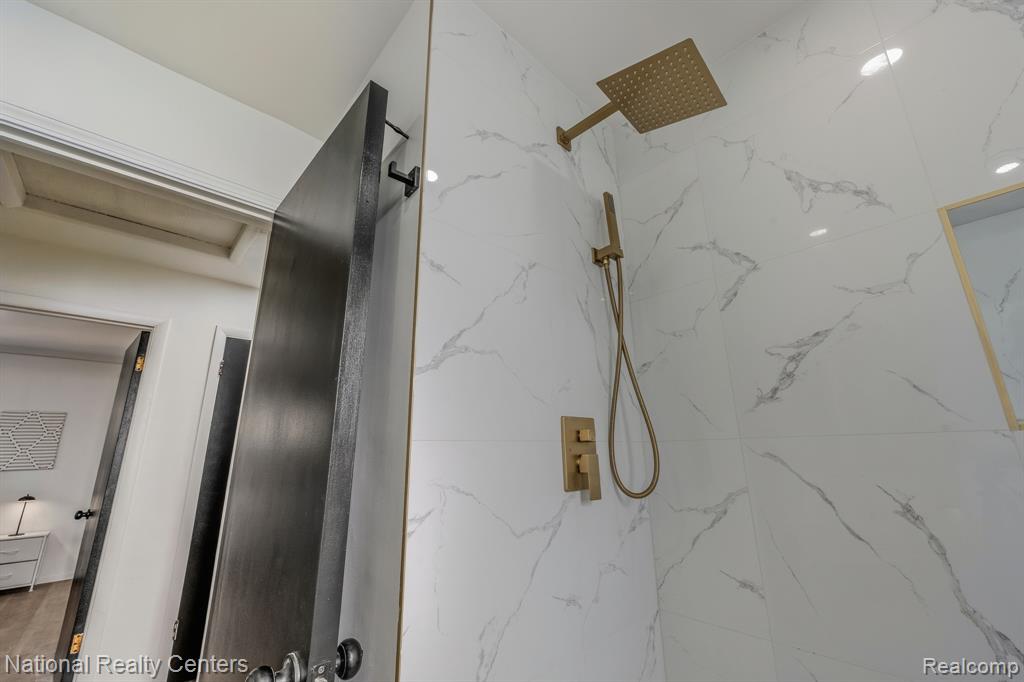 12931 Hazelton Street, Detroit, MI 48223 — Photo 22