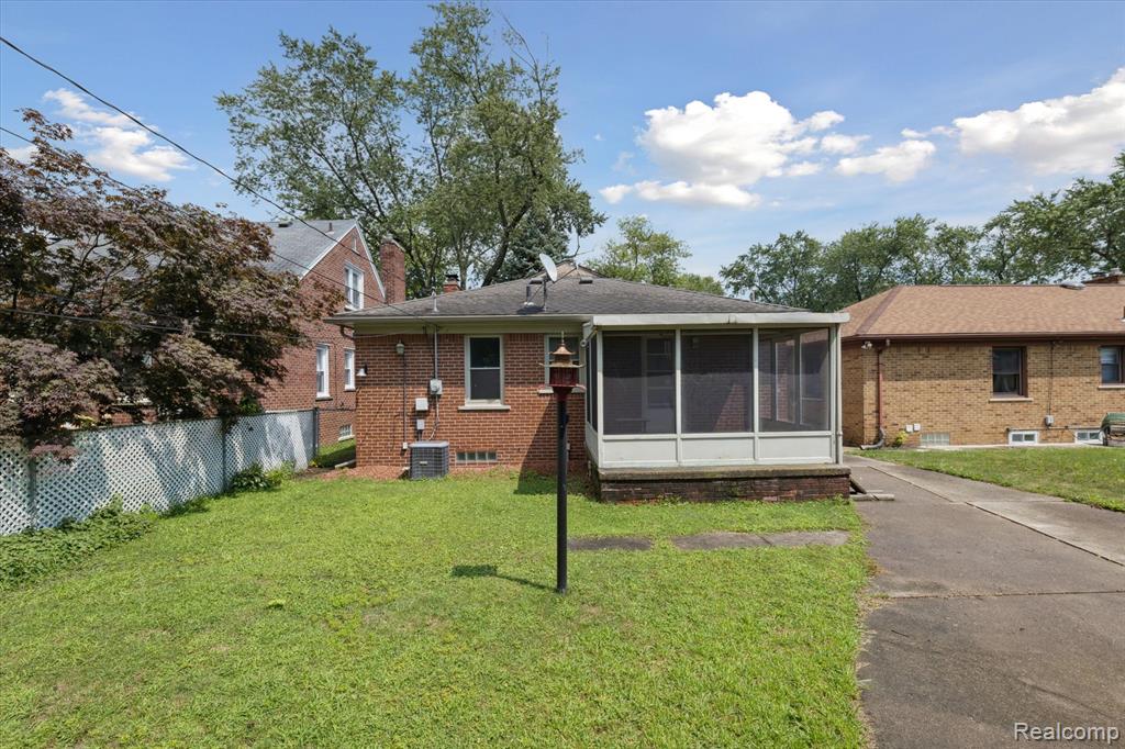 7307 Colonial Street, Dearborn Heights, MI 48127 — Photo 27