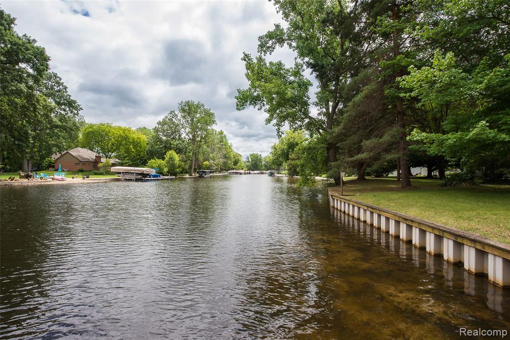 1165 Camelot Drive, Pinckney, MI 48169 — Photo 50