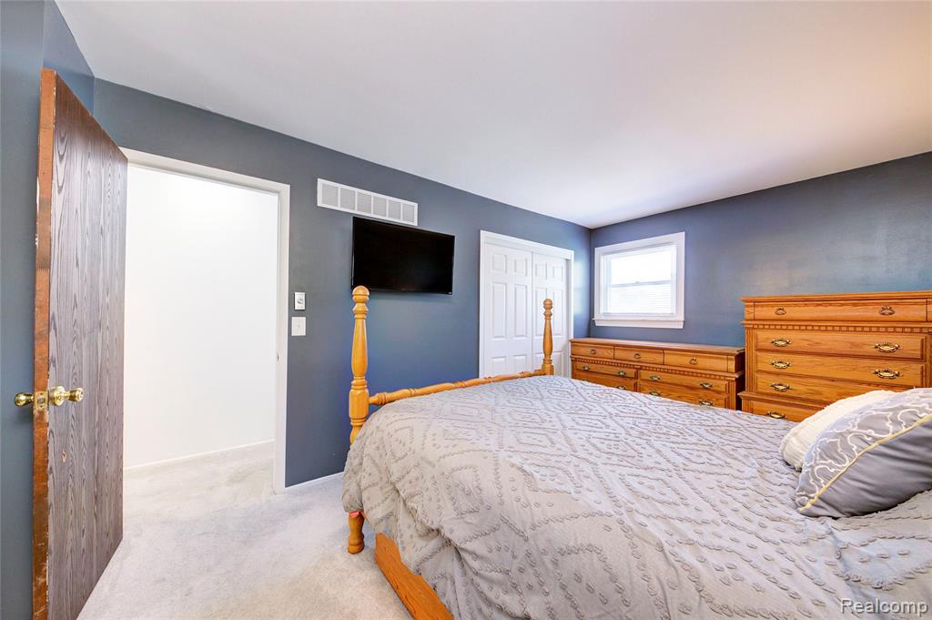 5646 New Meadow Drive, Ypsilanti, MI 48197 — Photo 27