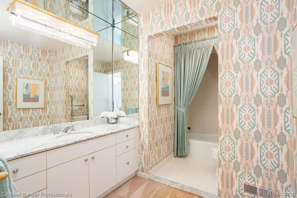 589 CAMBRIDGE Way, 566, Bloomfield Hills, MI 48304 — Photo 20