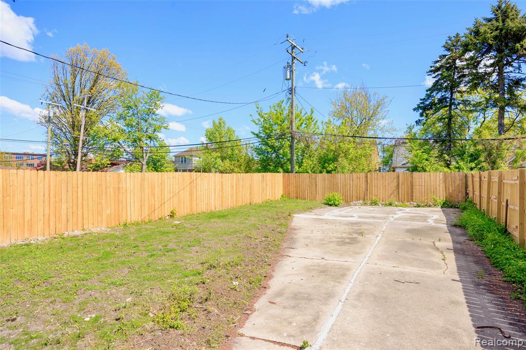 9150 Courville Street, Detroit, MI 48224 — Photo 30