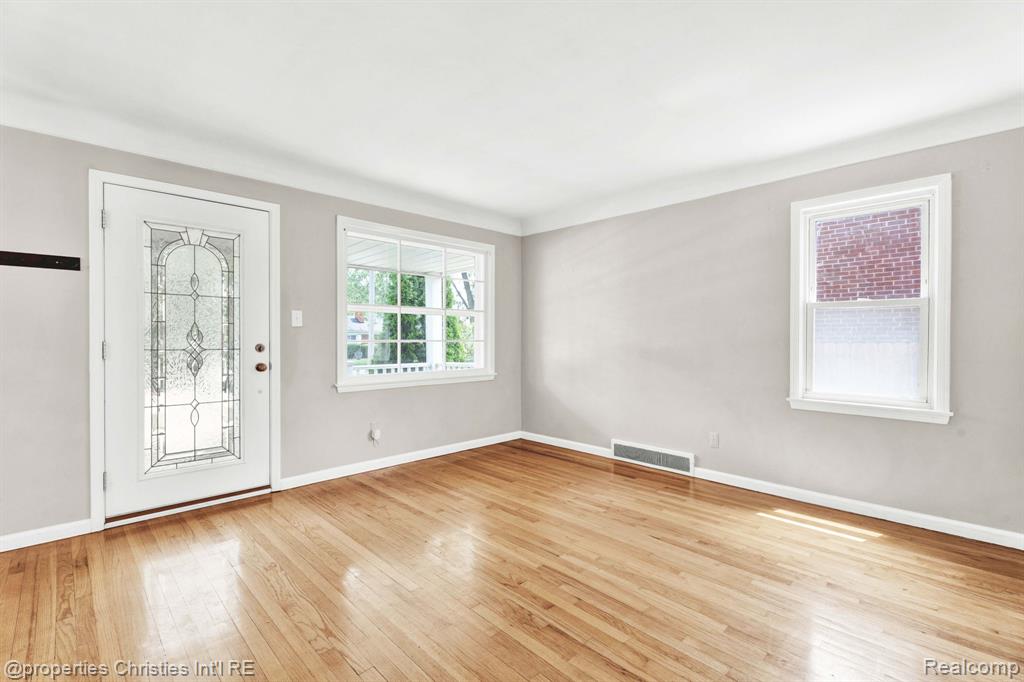 708 S Minerva Avenue, Royal Oak, MI 48067 — Photo 21