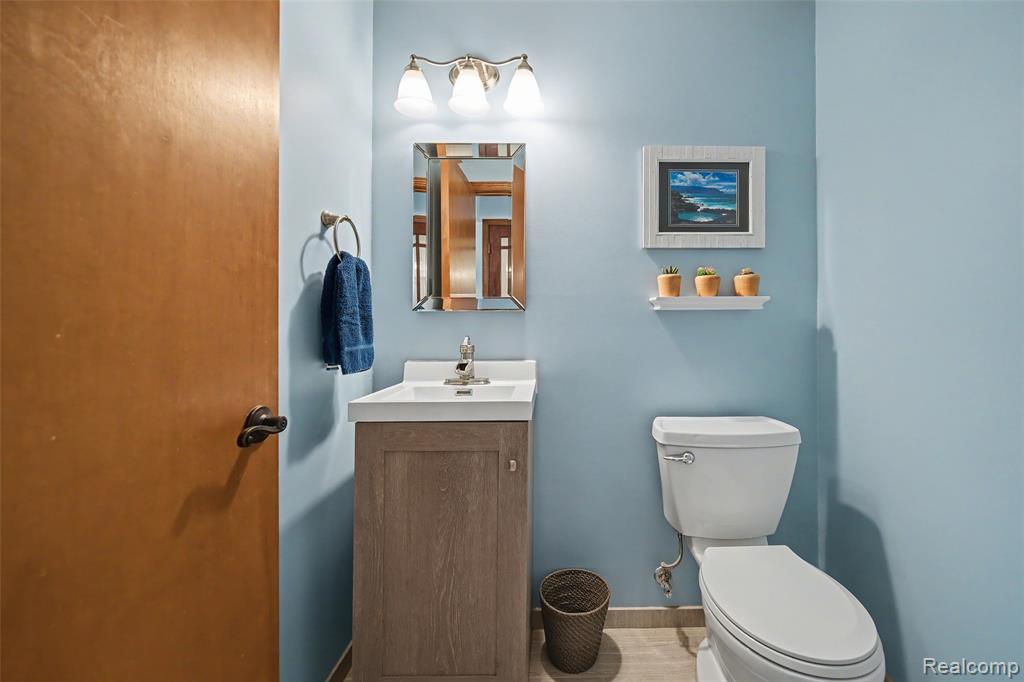 37764 Stableview Drive, Farmington, MI 48335 — Photo 15
