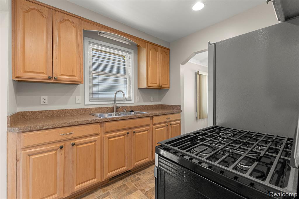 7800 Brace Street, Detroit, MI 48228 — Photo 13