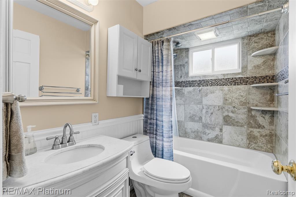 5354 Don Shenk Drive, Swartz Creek, MI 48473 — Photo 22
