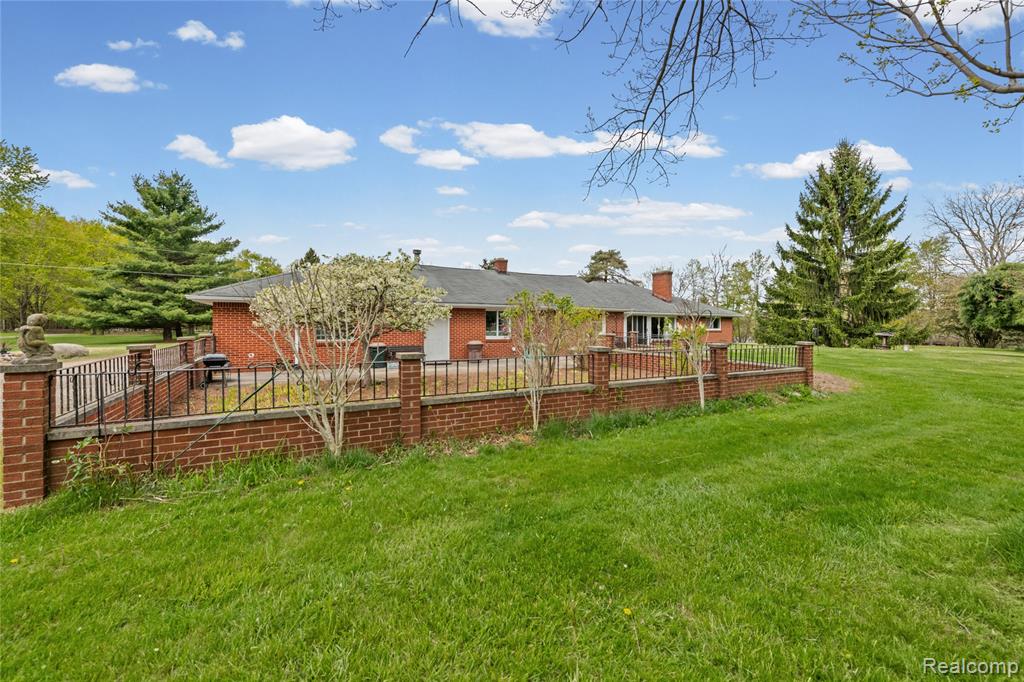 700 Townsend Road, Leonard, MI 48367 — Photo 22