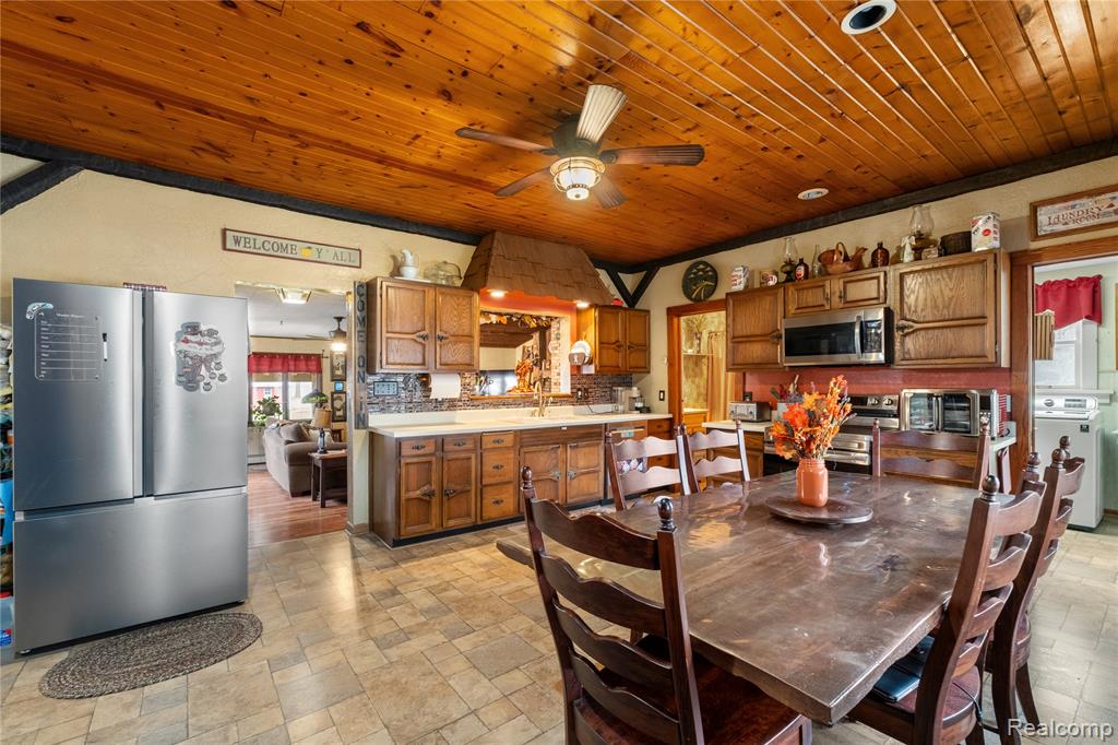 2428 Hubbard Road, Monroe, MI 48161 — Photo 8