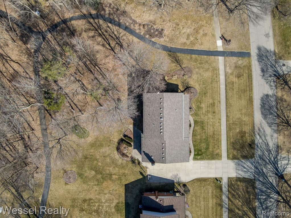 47829 BEN FRANKLIN Drive, Shelby Twp, MI 48315 — Photo 38