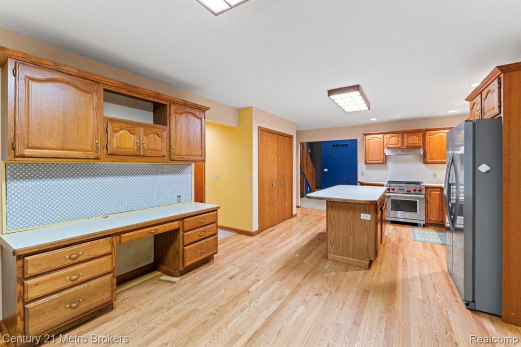 751 River Edge Court, Flushing, MI 48433 — Photo 8