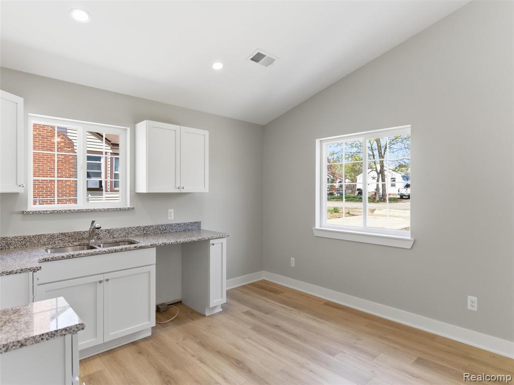 1005 Lakeview Street, Waterford, MI 48328 — Photo 14
