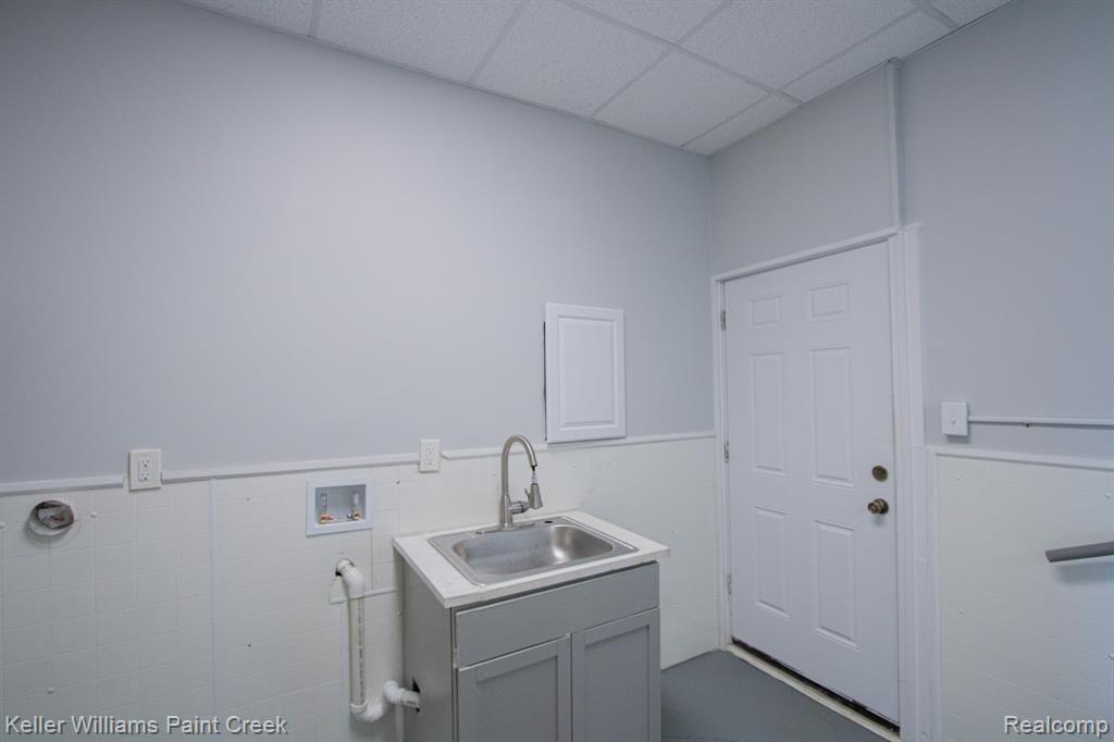 8493 Jewett Avenue, Warren, MI 48089 — Photo 10
