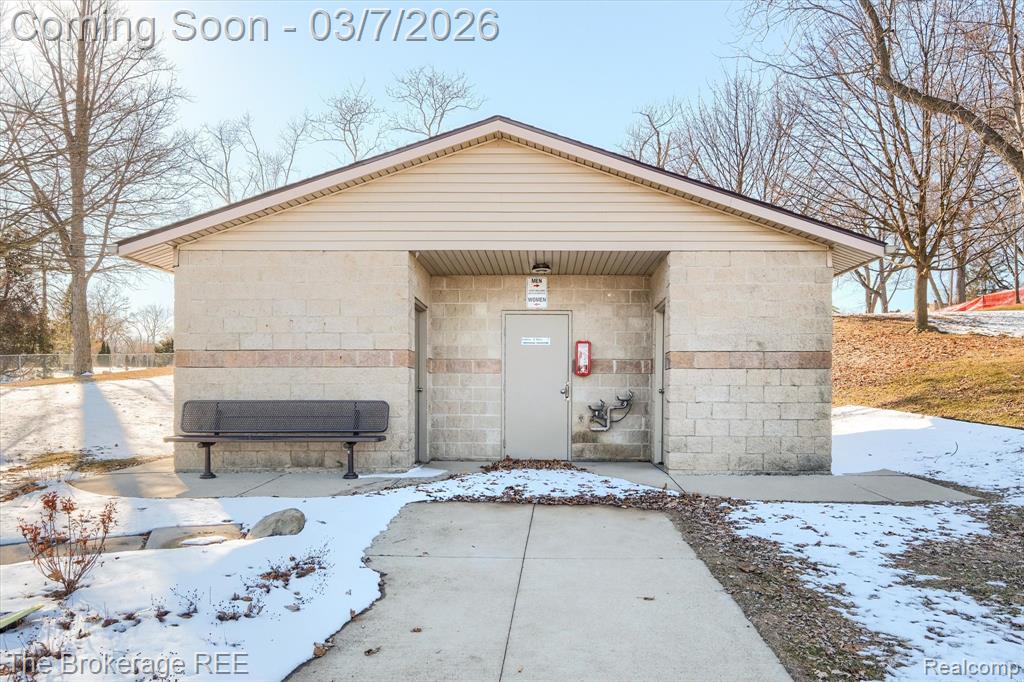 4405 Green Lake Road, West Bloomfield, MI 48323 — Photo 44