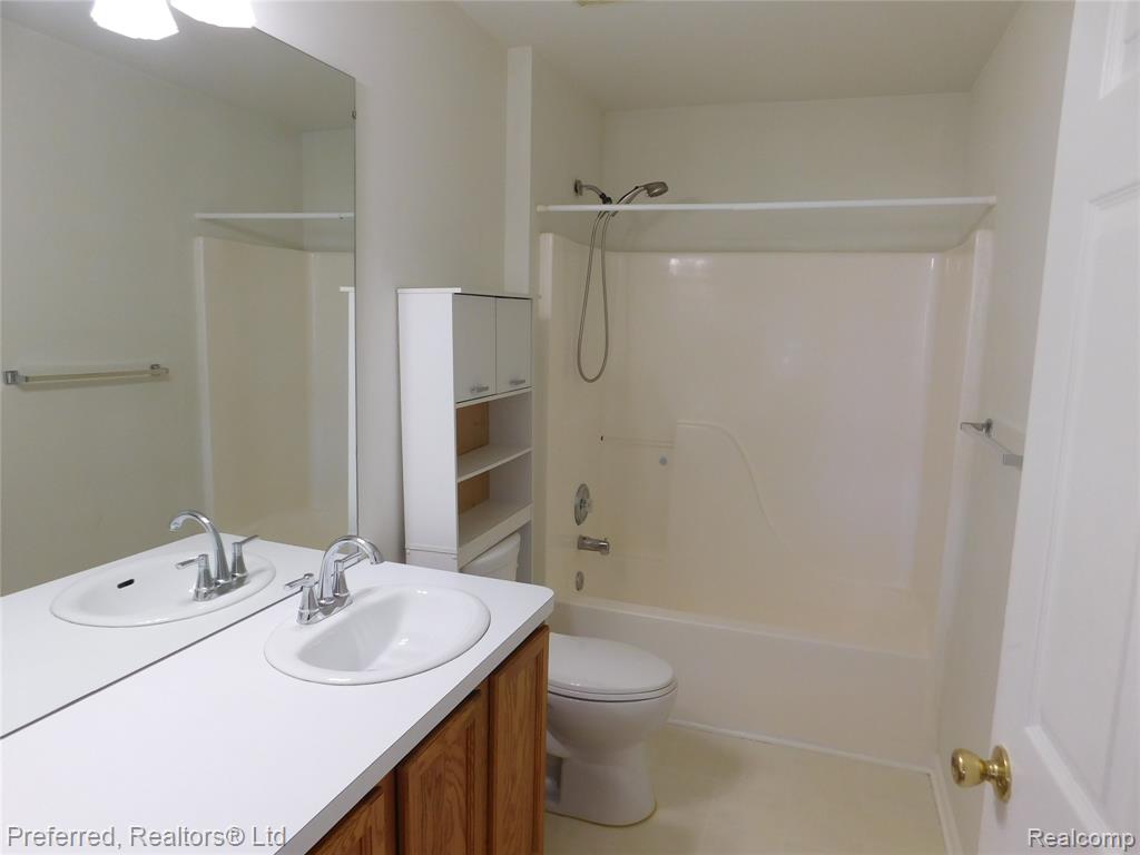 47243 FAIRLAWN, Canton, MI 48188 — Photo 14