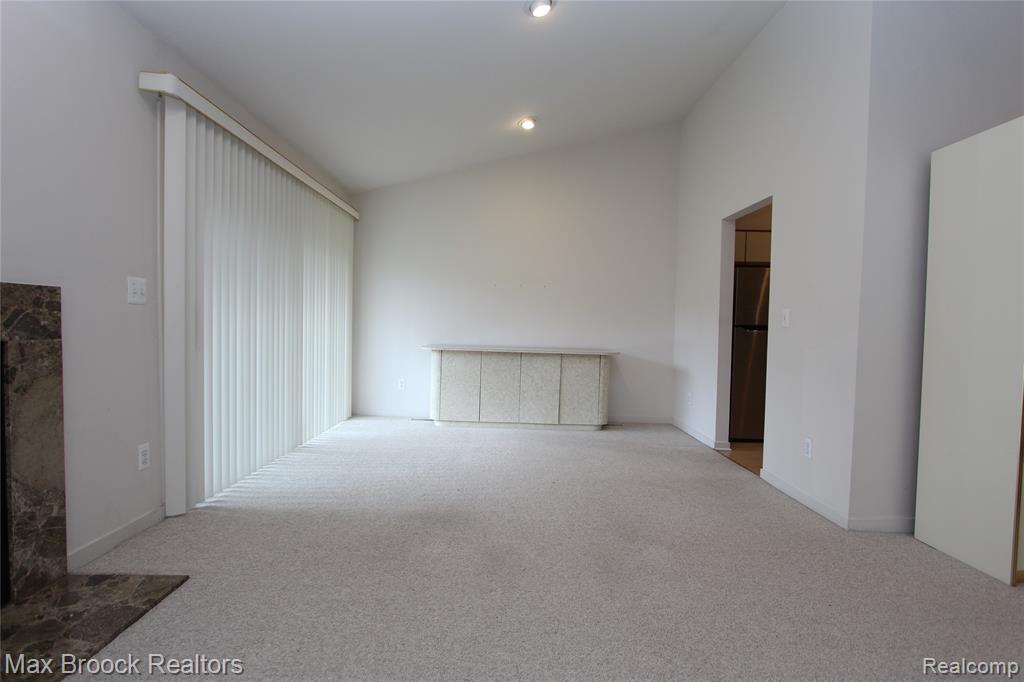4029 Foxpointe Drive, West Bloomfield, MI 48323 — Photo 10