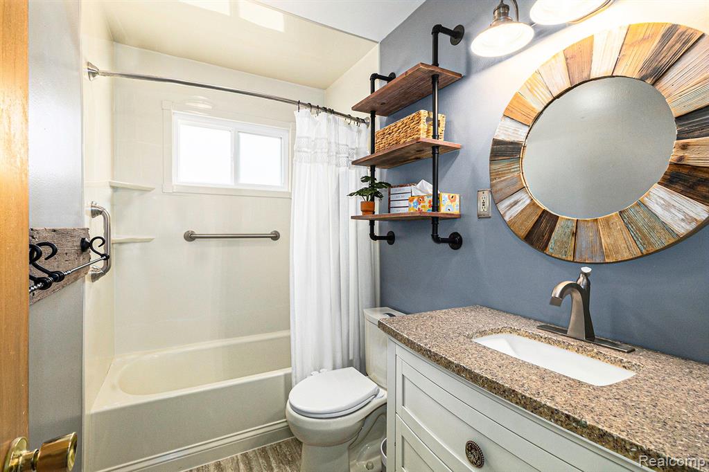 4230 BRISTOLWOOD Drive, Flint, MI 48507 — Photo 13