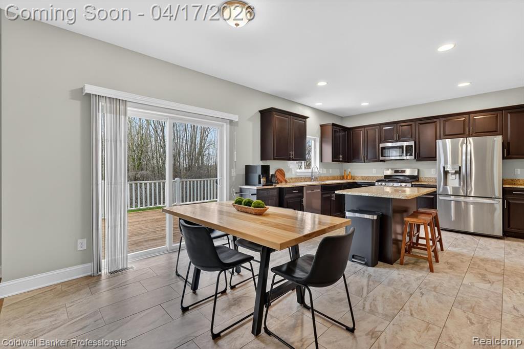 8314 Peninsula Circle, Grand Blanc, MI 48439 — Photo 14