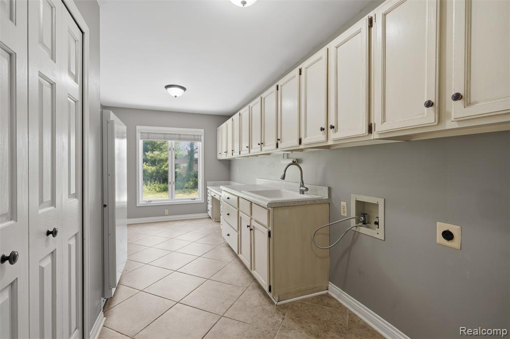 5336 Urbana Drive, Brighton, MI 48116 — Photo 18