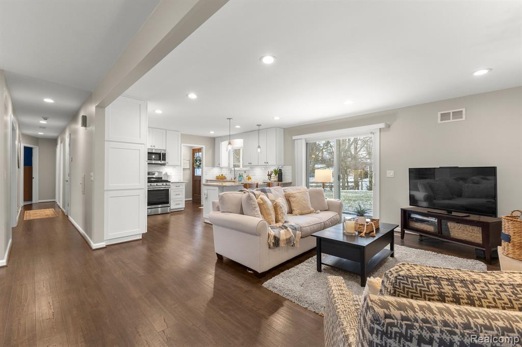 867 CARPENTER Street, Northville, MI 48167 — Photo 11