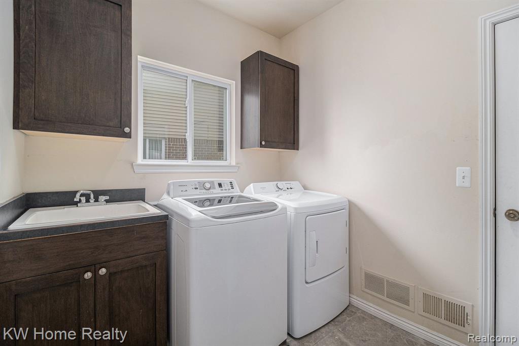5193 Hawkseye Trace, Warren, MI 48092 — Photo 17