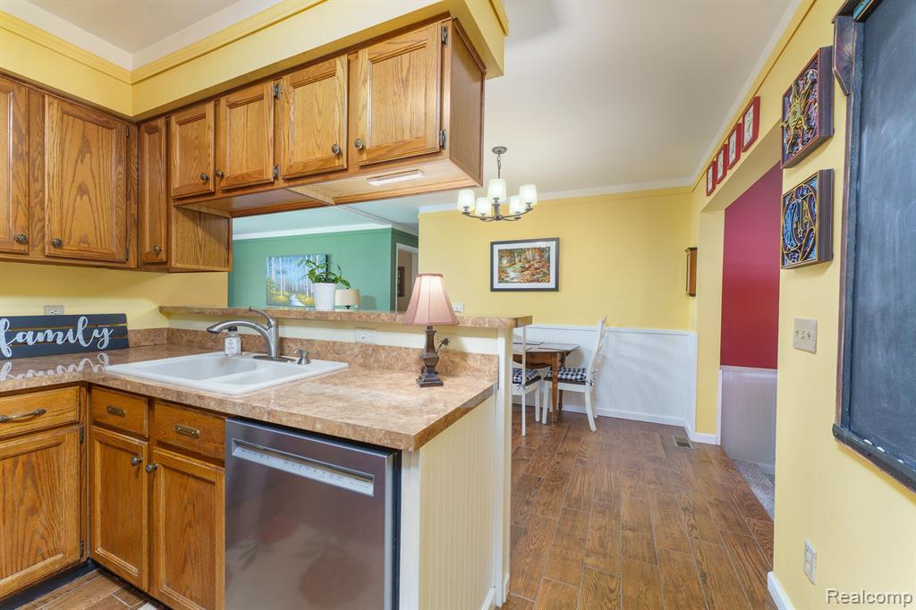 9333 W COON LAKE Road, Gregory, MI 48137 — Photo 11