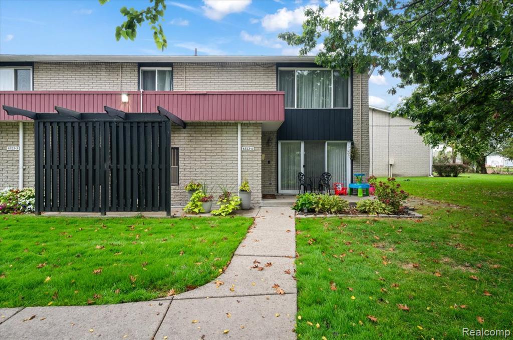 8323 Karam Boulevard, 4, Warren, MI 48093 — front exterior