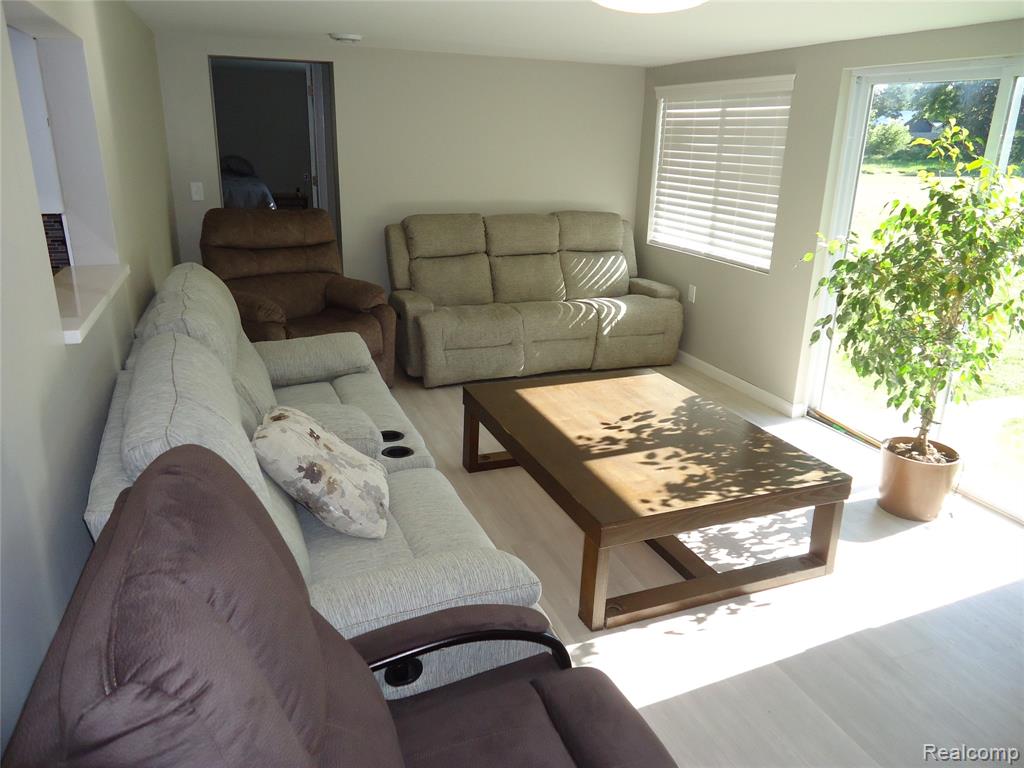 370 Adams Road, Saginaw, MI 48609 — Photo 37