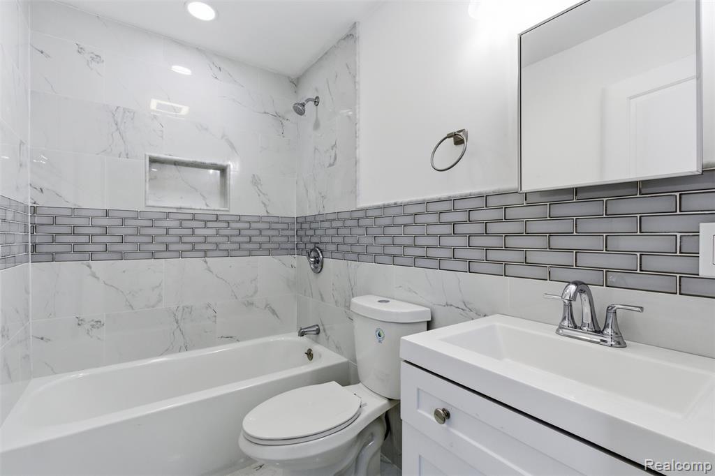 9500 La Salle Boulevard, Detroit, MI 48206 — Photo 35