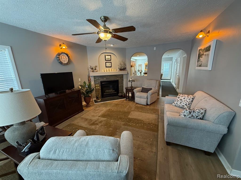 16106 Landcaster Way, Holly, MI 48442 — Photo 2