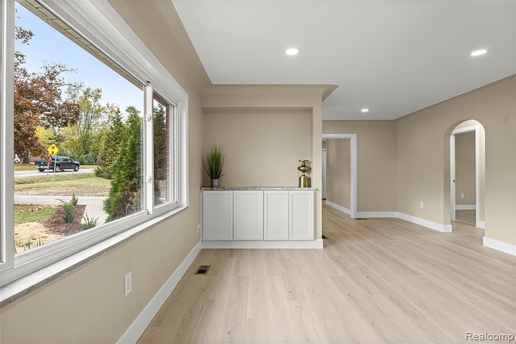 633 S Pontiac Trail, Walled Lake, MI 48390 — Photo 13