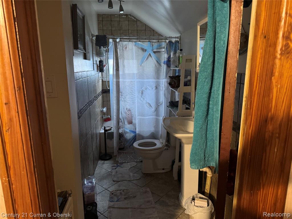 6919 Winthrop Street, Detroit, MI 48228 — Photo 11